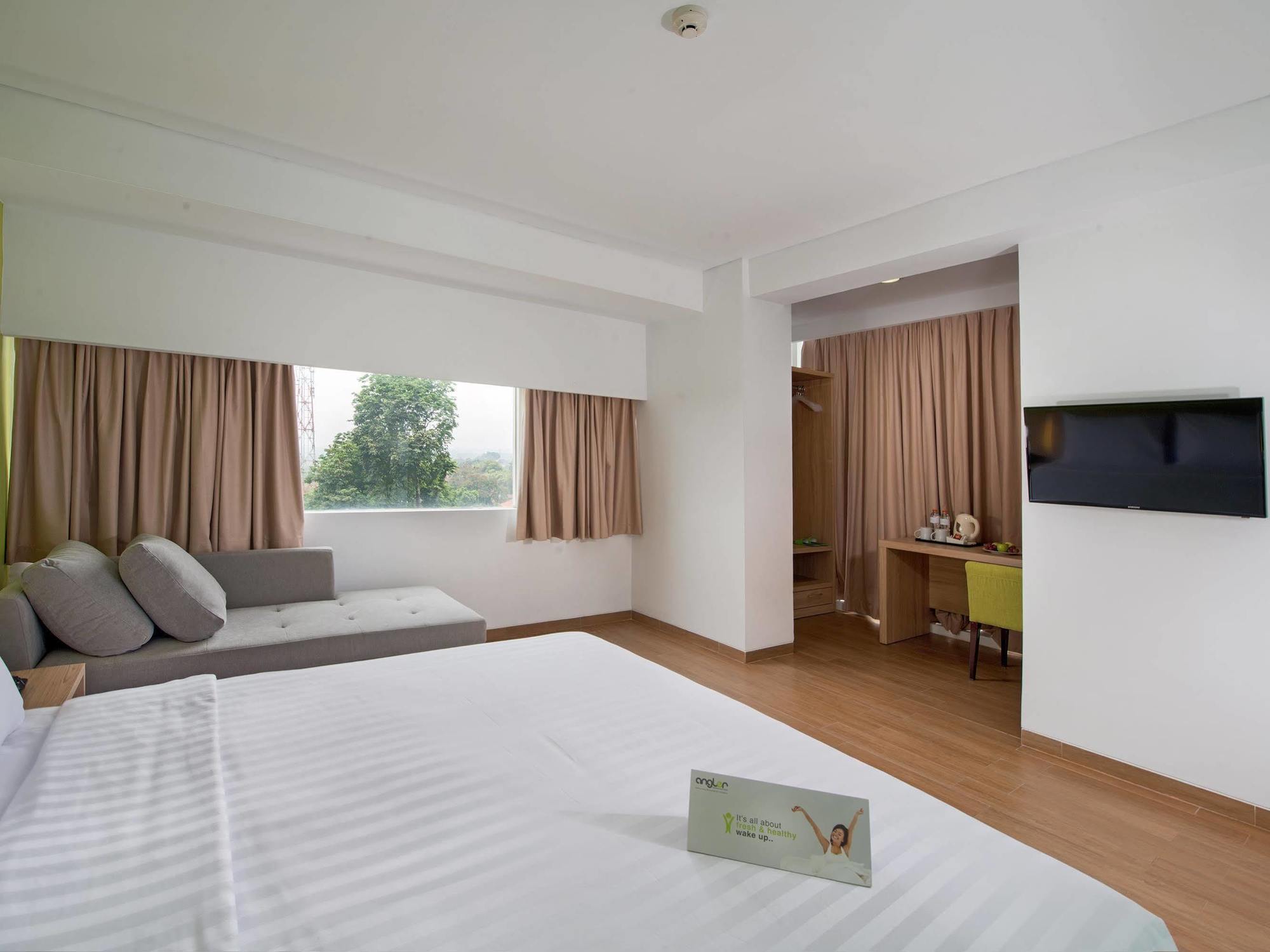 Whiz Prime Hotel Pajajaran Bogor Eksteriør bilde