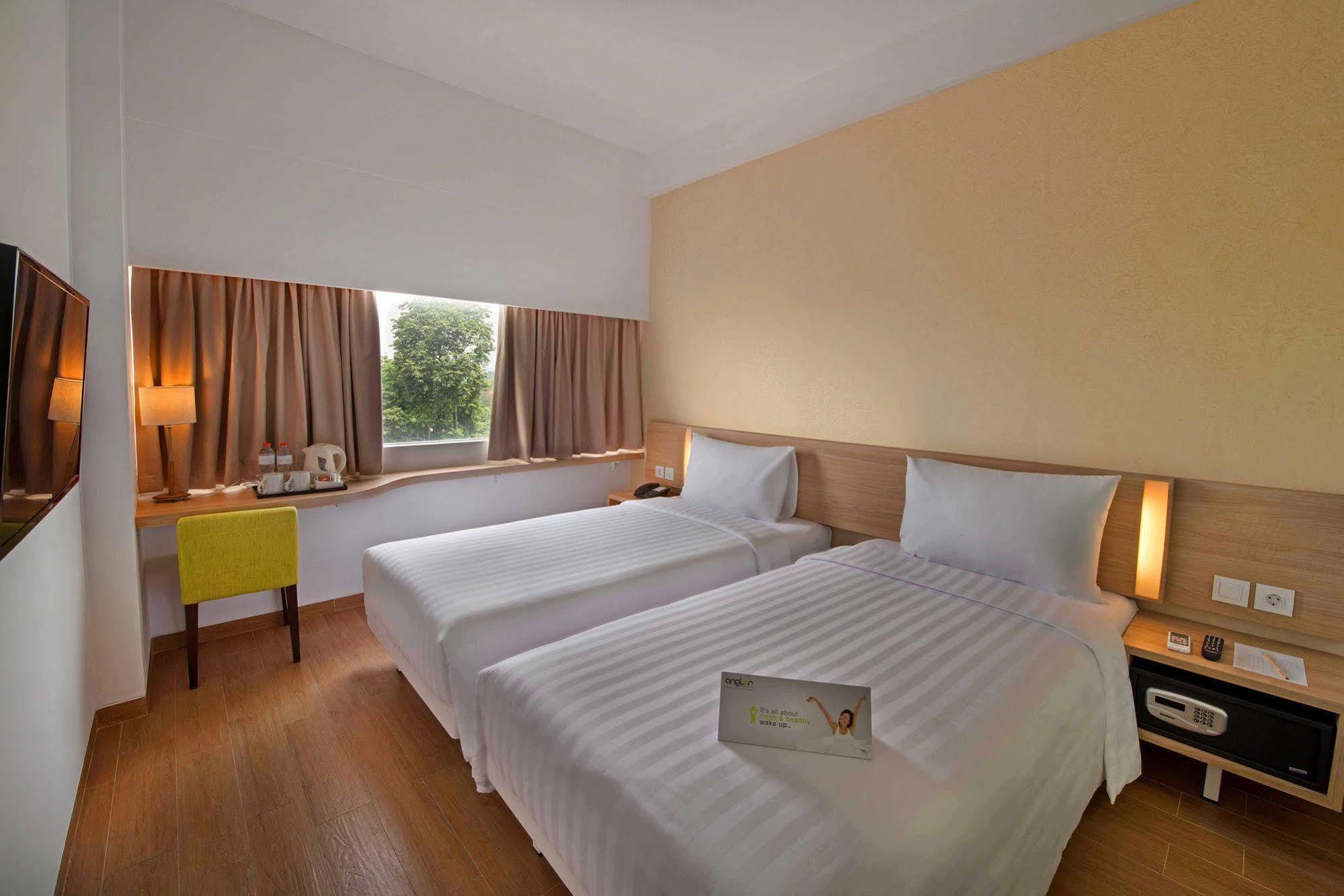 Whiz Prime Hotel Pajajaran Bogor Eksteriør bilde
