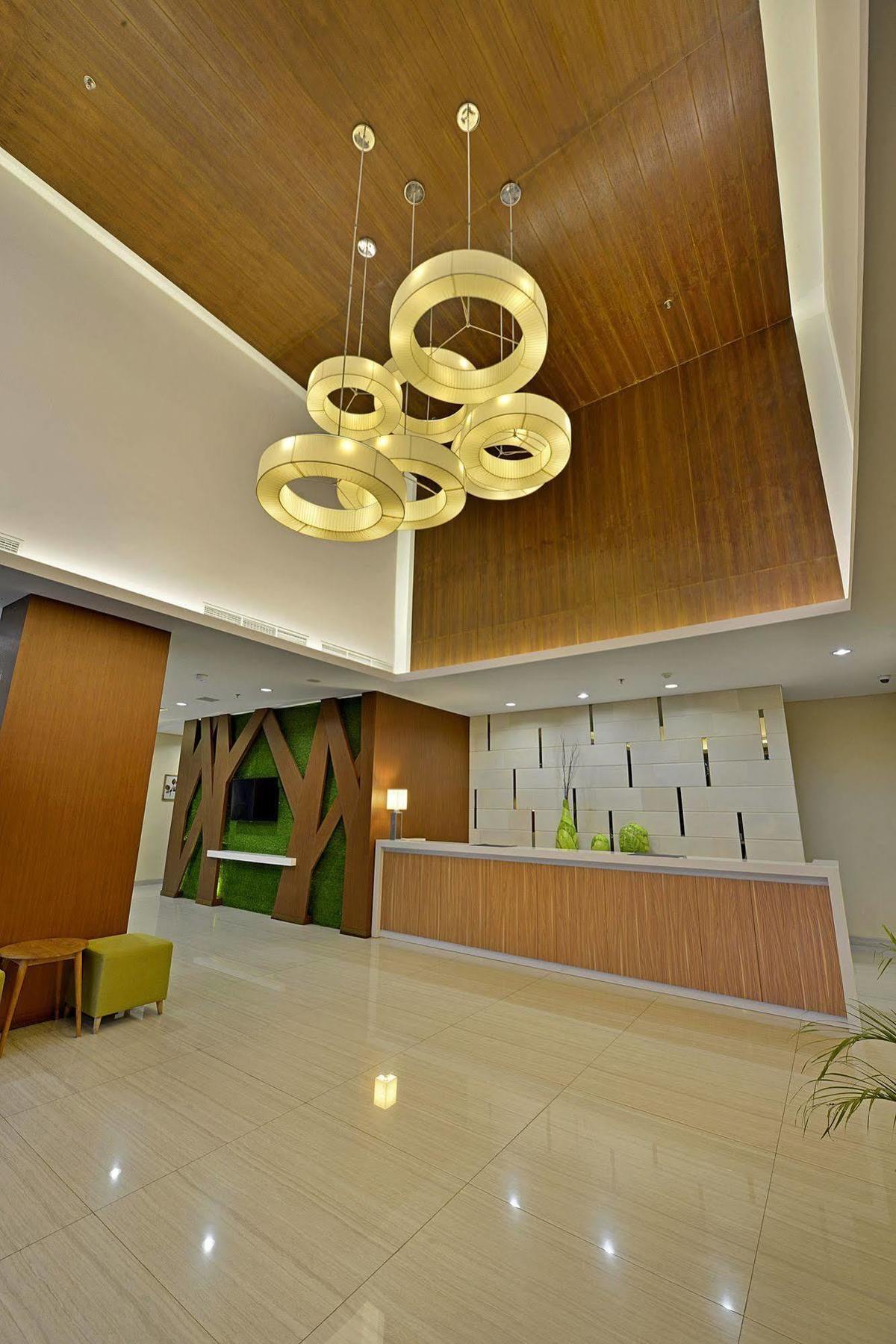 Whiz Prime Hotel Pajajaran Bogor Eksteriør bilde