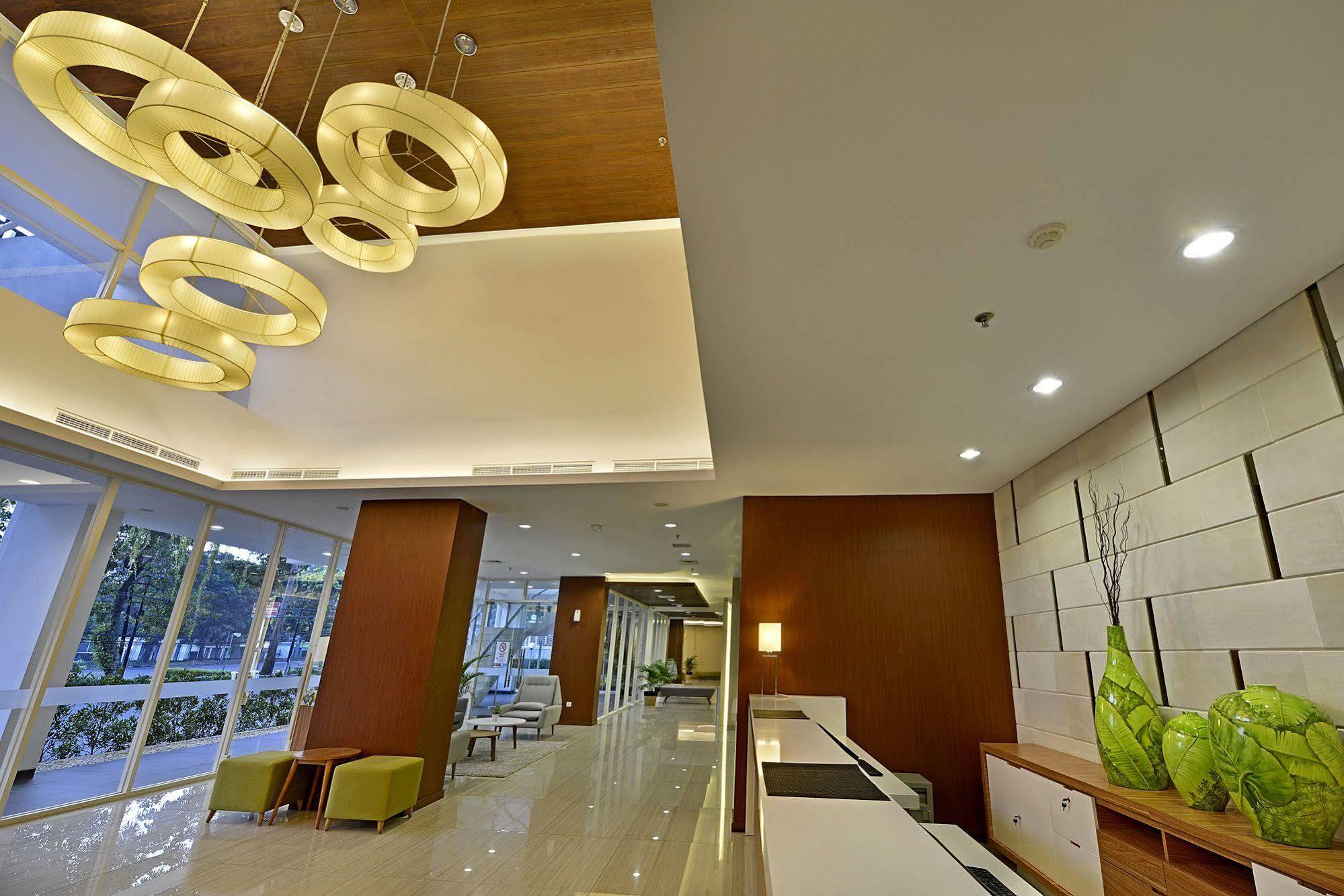 Whiz Prime Hotel Pajajaran Bogor Eksteriør bilde