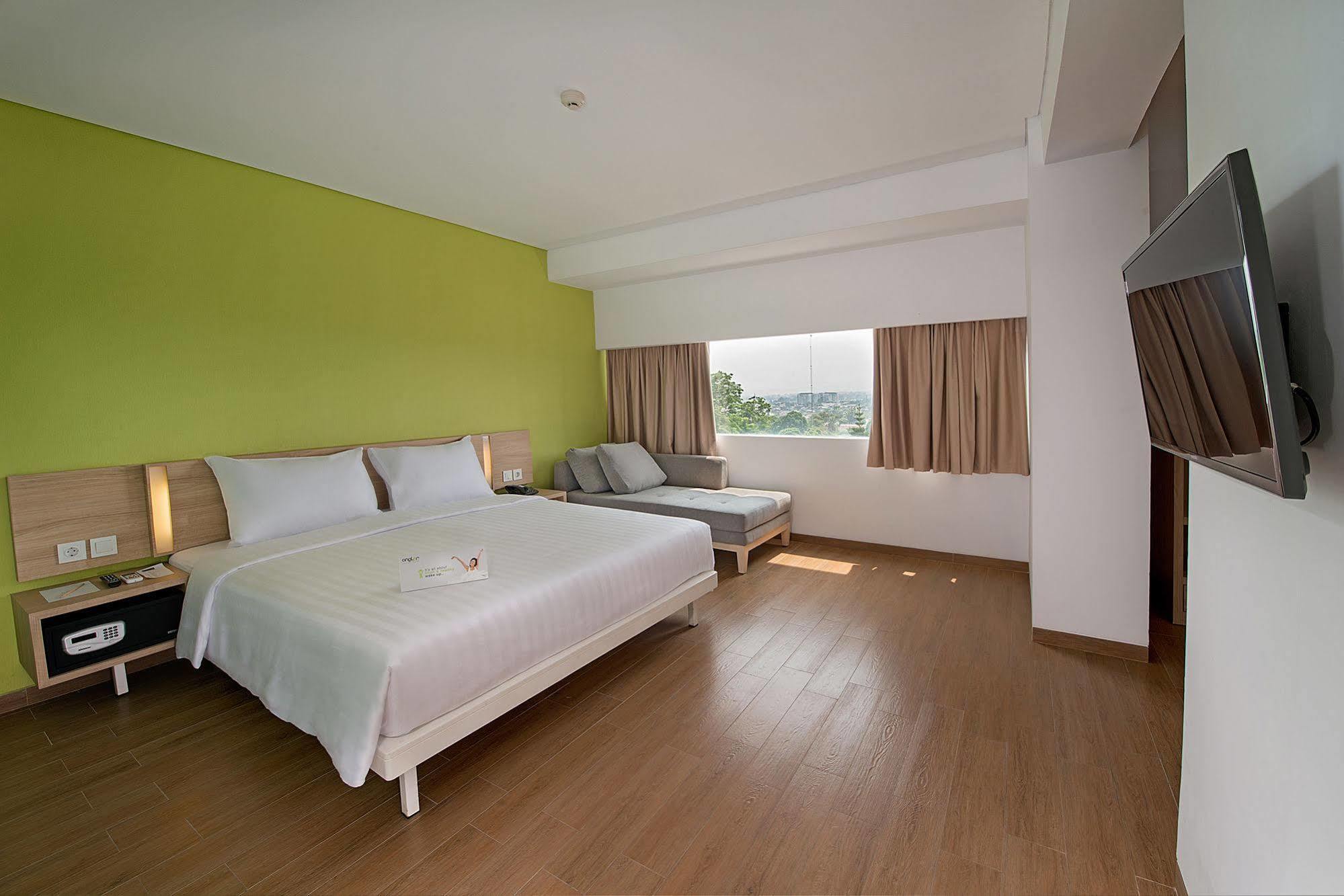 Whiz Prime Hotel Pajajaran Bogor Eksteriør bilde
