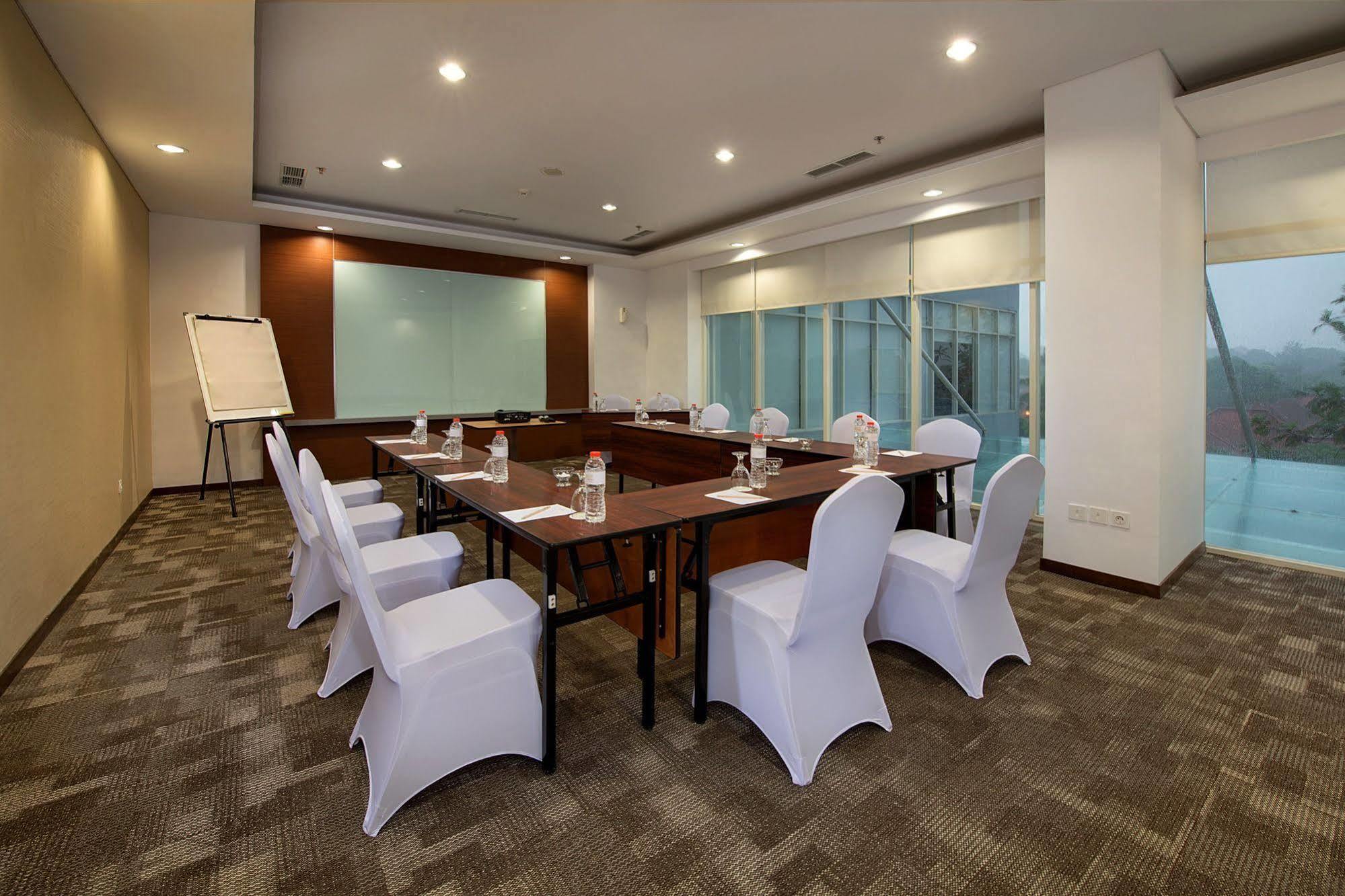 Whiz Prime Hotel Pajajaran Bogor Eksteriør bilde