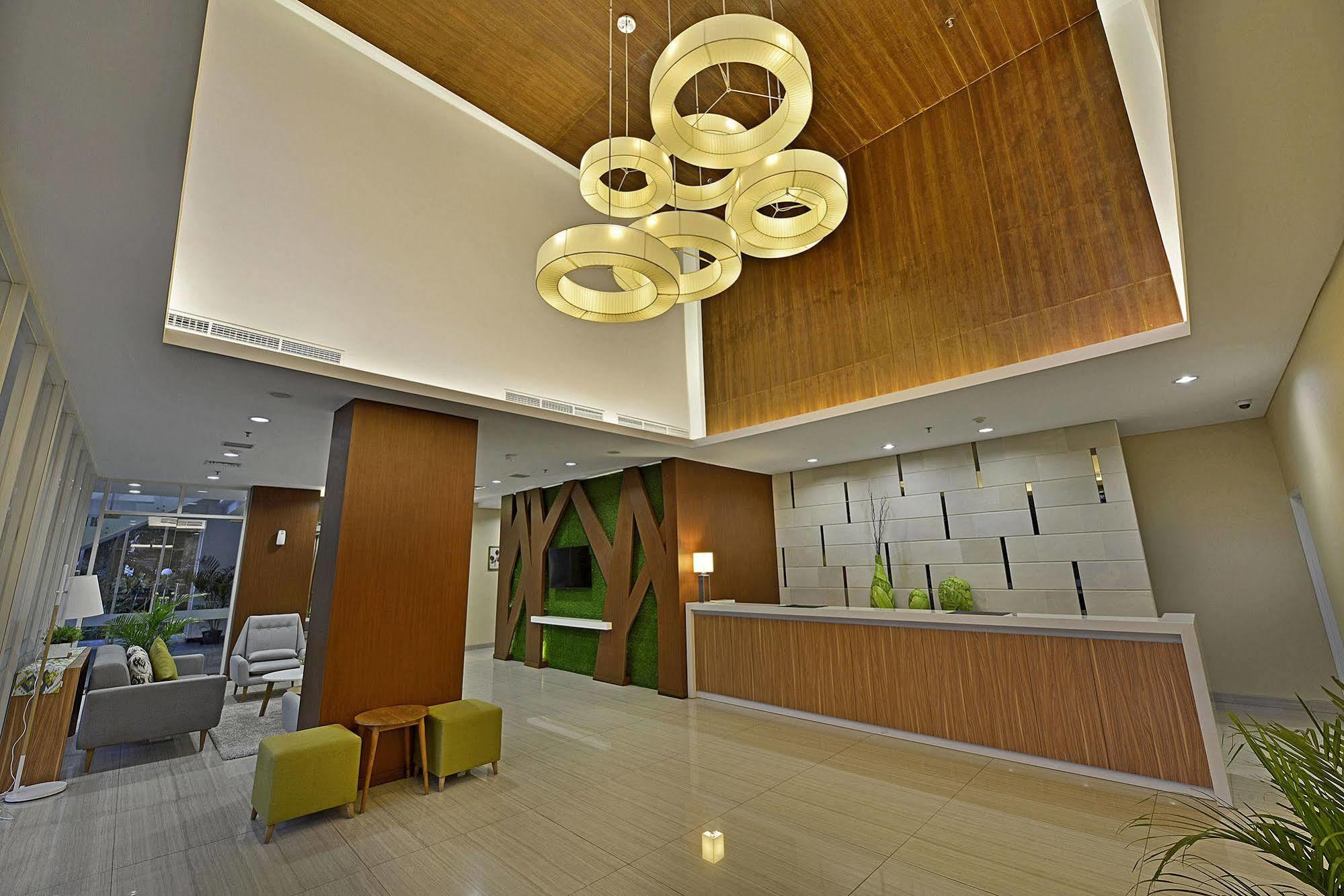 Whiz Prime Hotel Pajajaran Bogor Eksteriør bilde