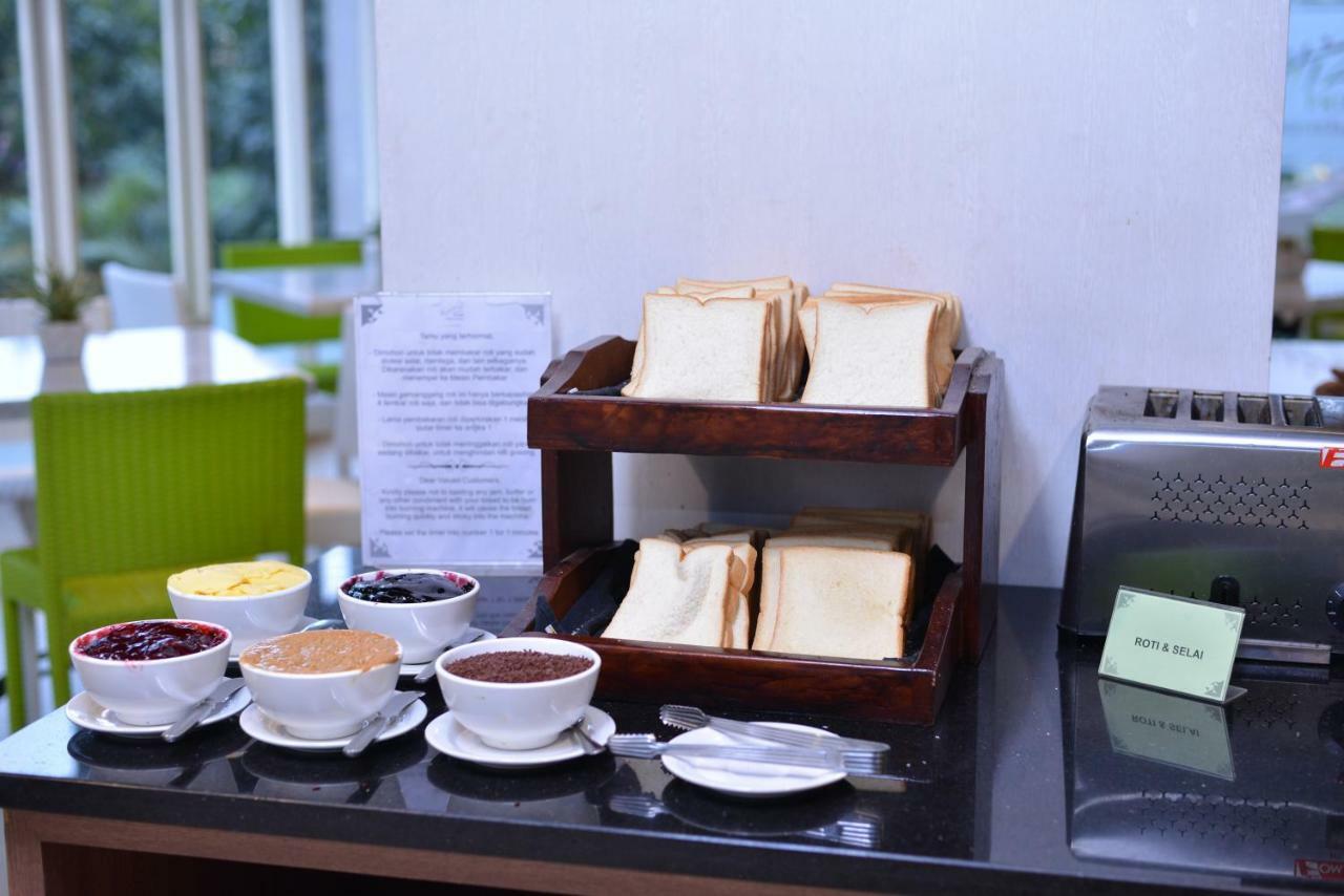 Whiz Prime Hotel Pajajaran Bogor Eksteriør bilde