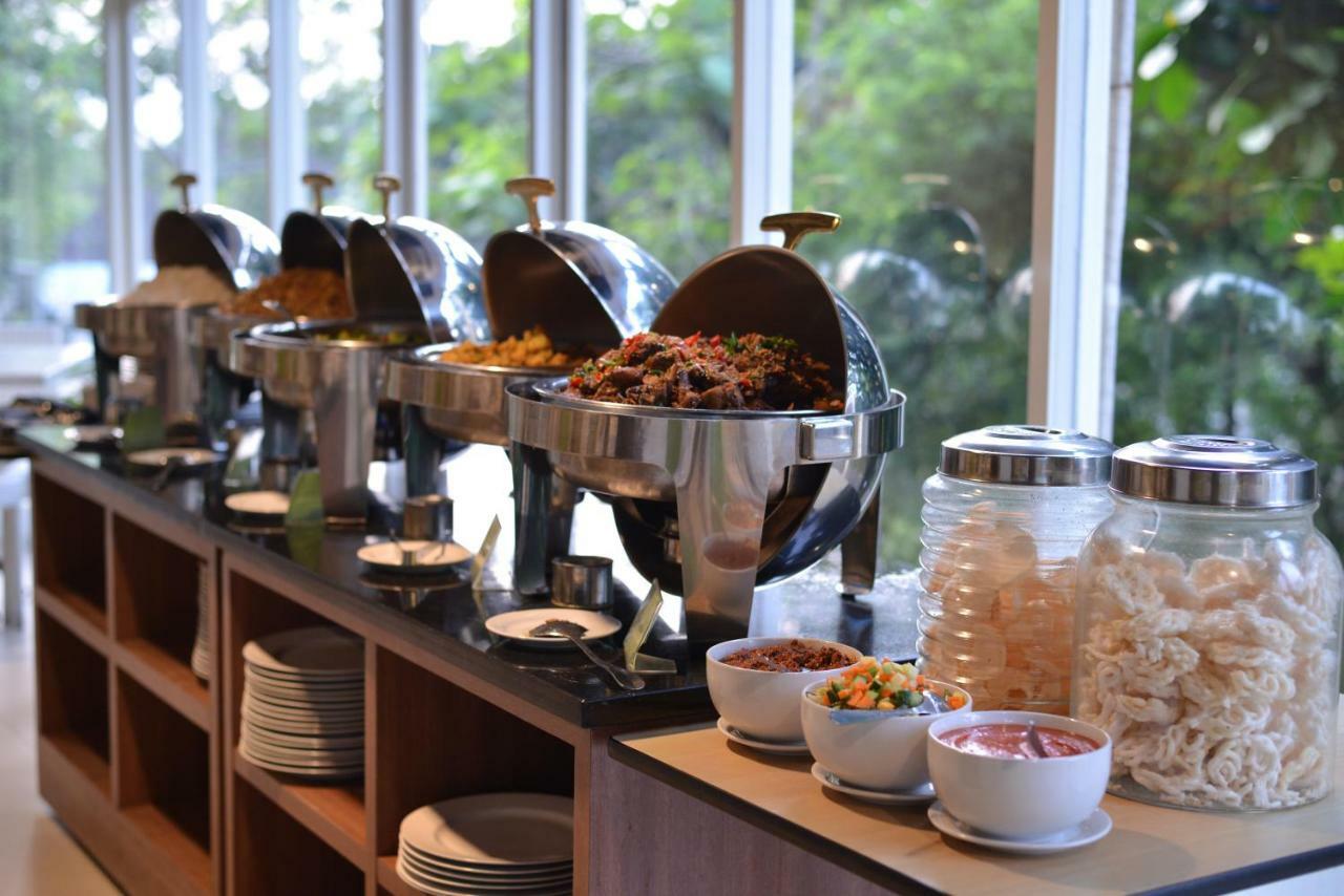 Whiz Prime Hotel Pajajaran Bogor Eksteriør bilde
